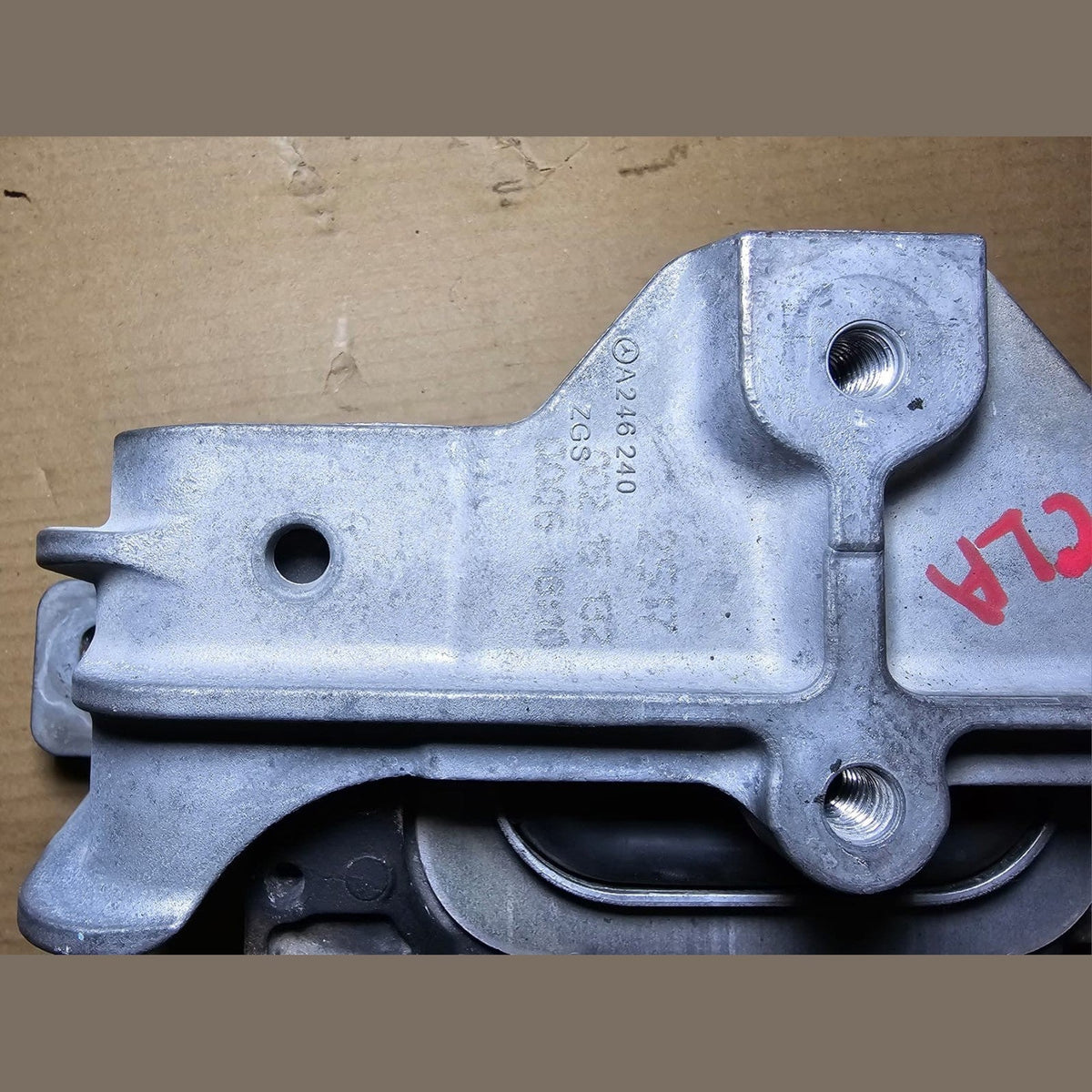 "Mercedes-Benz Right Engine Motor Mount A2462402517 for M270 and M133 Engines